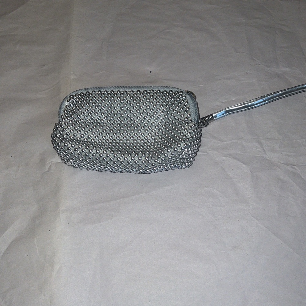 Ladies small evening beaded bag. Has wrist handle! Great condition! - Picture 2 of 4
